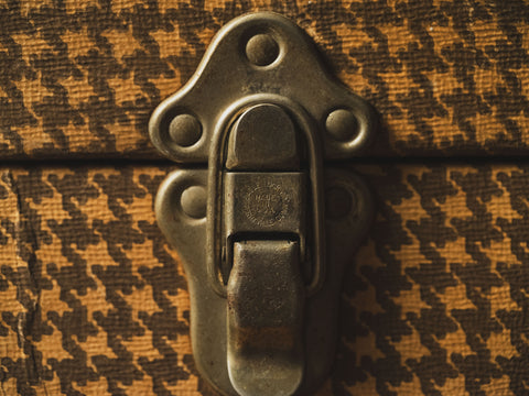 古董便攜式專輯箱 ——— Antique Record Album & Case