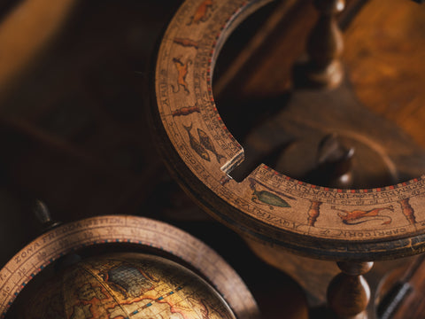 木 制 天 文 星 座 地 球 儀 —— A Wooden Astronomical Constellation Globe