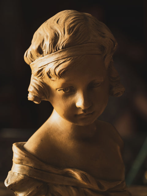 比 利 時 雕 塑 家 Gustave Van Vaerenbergh 少 女 半 身 像 —— G.V Vaerenbergh, numbered 1308 Terracotta Patina Bust of a Young Child