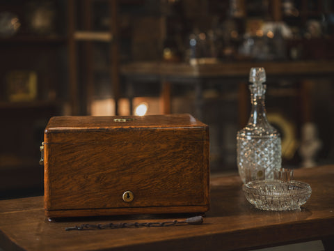 英 式 雪 茄 盒 —— Antique English Cigar Box