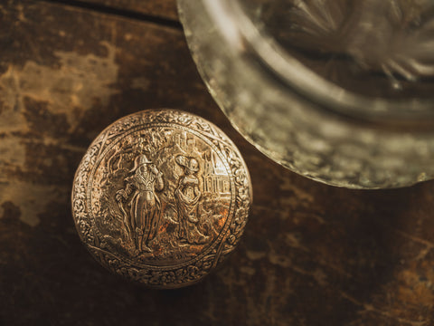 純銀古董盒 —— Unusual Antique Silver Box