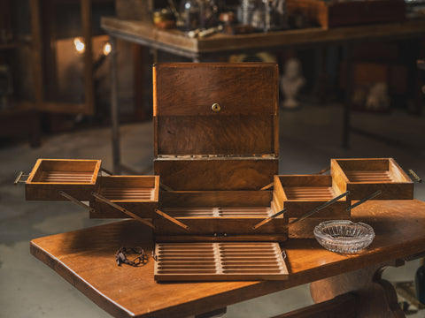英 式 雪 茄 盒 —— Antique English Cigar Box