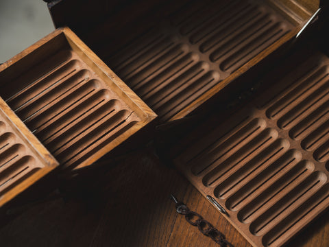 英 式 雪 茄 盒 —— Antique English Cigar Box