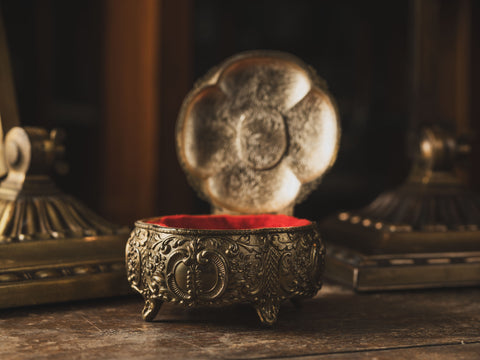 珠寶盒  —— Vintage Elegant Ornate Jewellery Box with Cameo