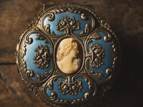 珠寶盒  —— Vintage Elegant Ornate Jewellery Box with Cameo