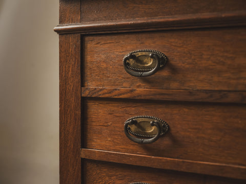 19世紀英國古董展示櫃