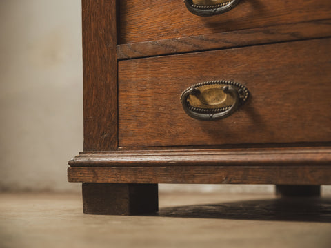 19世紀英國古董展示櫃